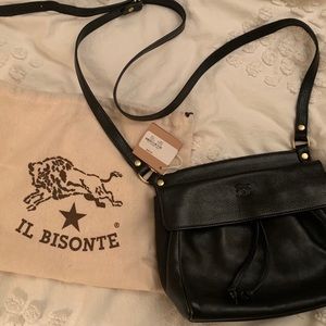 Il Bisonte black leather cross bag